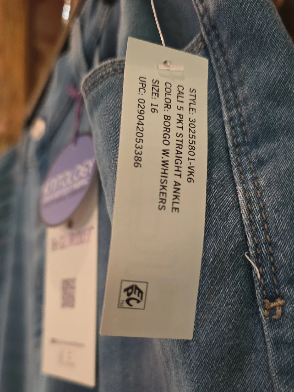 Gloria Vanderbilt Mid-Blue Straight Leg Jeans - Picture 4 of 8